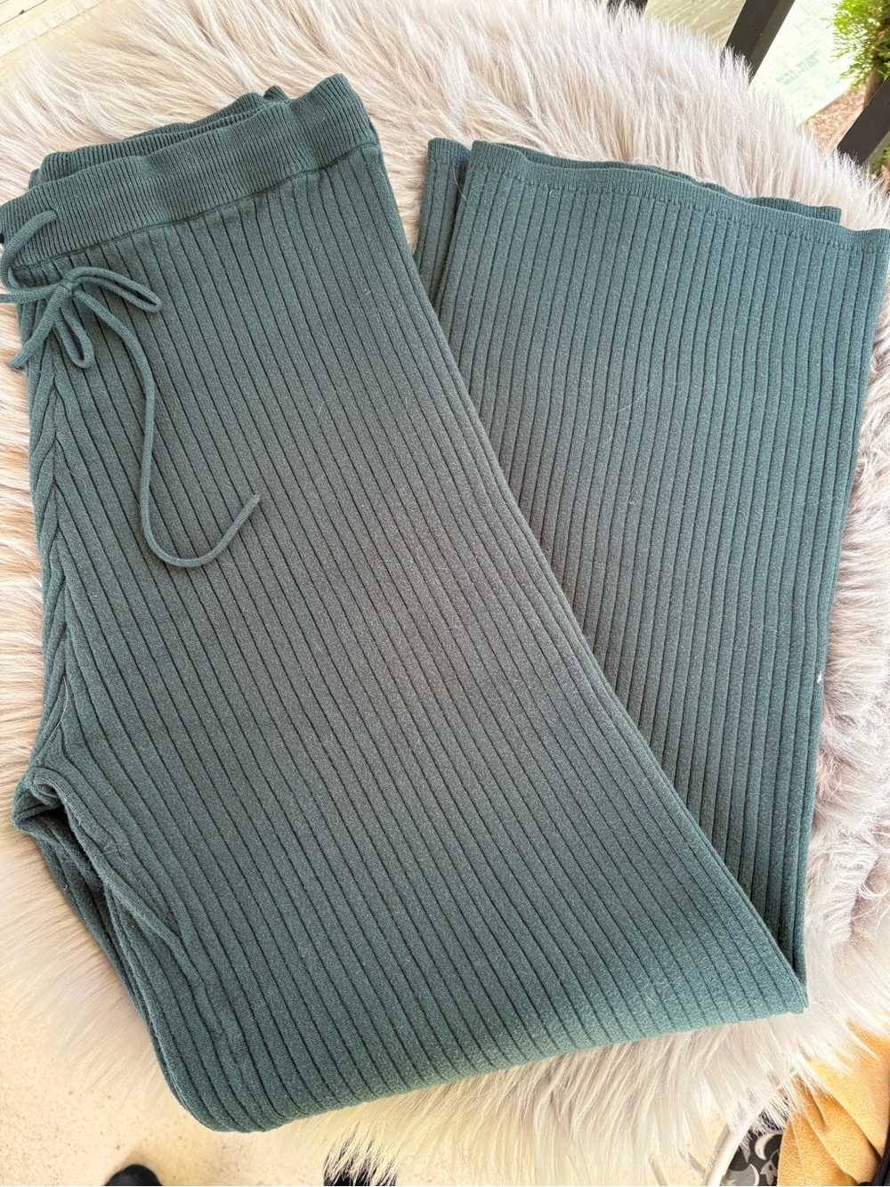 Ribbed Knit Wide-Leg Lounge Pants - Deep green